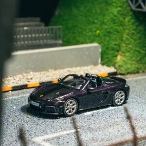 Tarmac - Porsche 718 Spyder RS, purple metallic