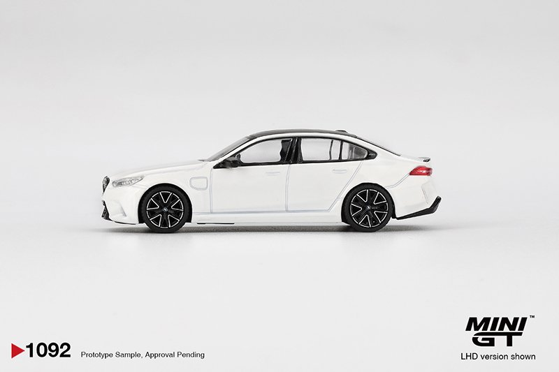 MiniGT 1092 Blister - 2025 BMW M5 (G90) Alpine White MiniGT 1092 Blister - 2025 BMW M5 (G90) Alpine White - Image 3