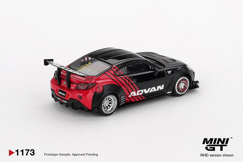 MiniGT 1173 - 2025 Toyota GR86 LB Nation Advan, black MiniGT 1173 - 2025 Toyota GR86 LB Nation Advan, black - Image 4